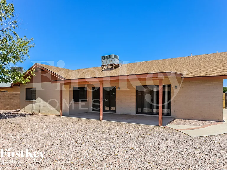 5203 W Sandra Ter — Photo 18