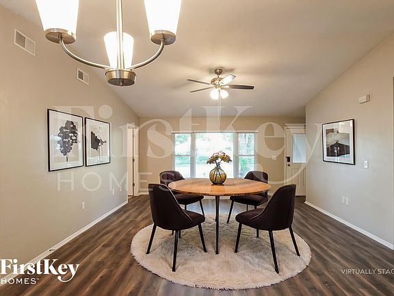 5th image of 3017 Vista Palm Dr