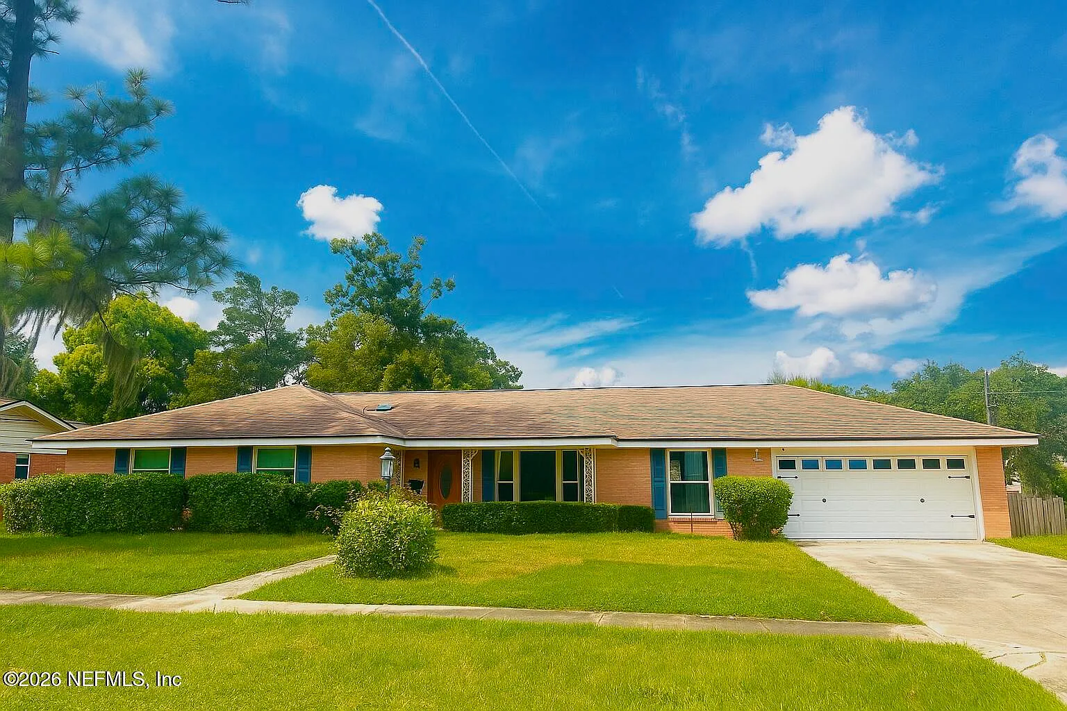 4 bed, 2.5 bath, 2306 sqft, $2,800 — Photo 1