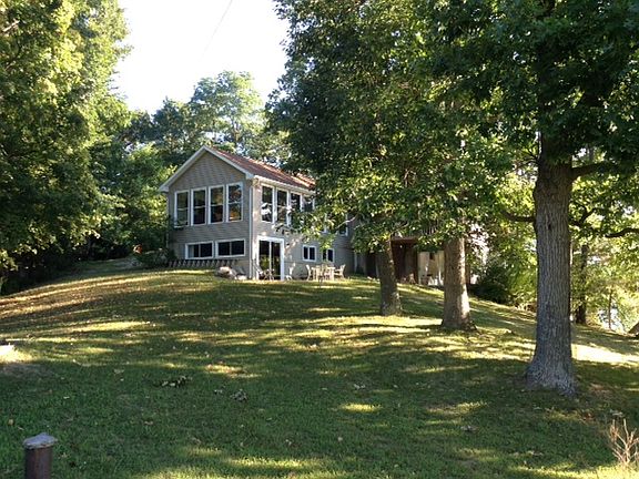 2nd image of 1023 Island Ln