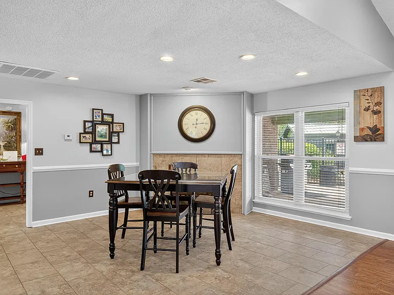 North Bluff Apartments — Photo 7