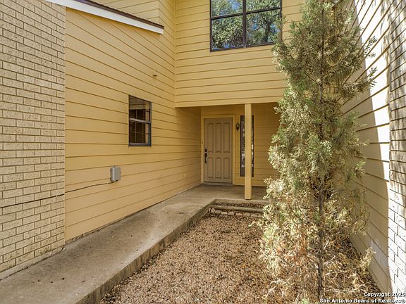 3rd image of 408 Summit Circle