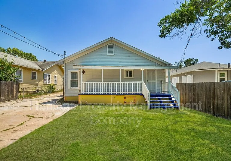 1031 Schley Ave — Photo 2
