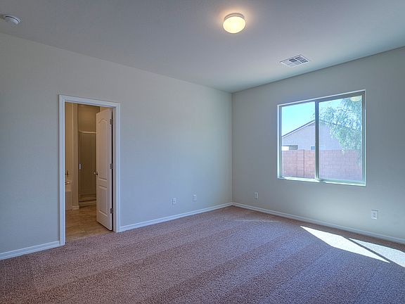 LGI Homes - Magma Ranch