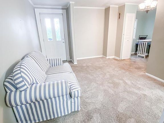 3rd image of 336 S Broadway Park Unit 102