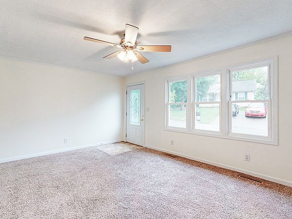 3rd image of 725 Hopkins St