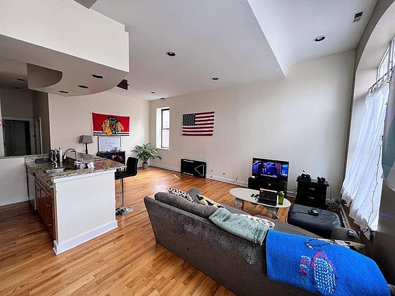 4th image of 2041 W North Ave #2