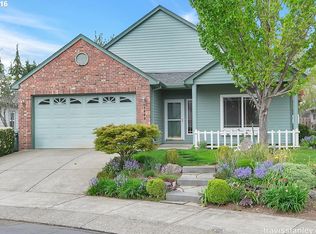 1940 NE Harewood Pl, Hillsboro, OR