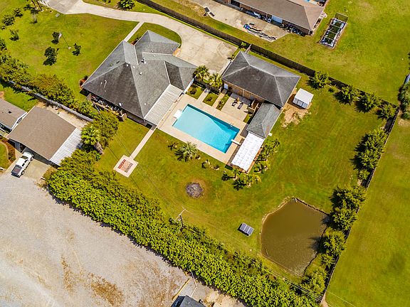 3rd image of 103 Gaubert Dr