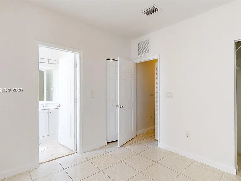 2929 SE 2nd St #7 — Photo 20