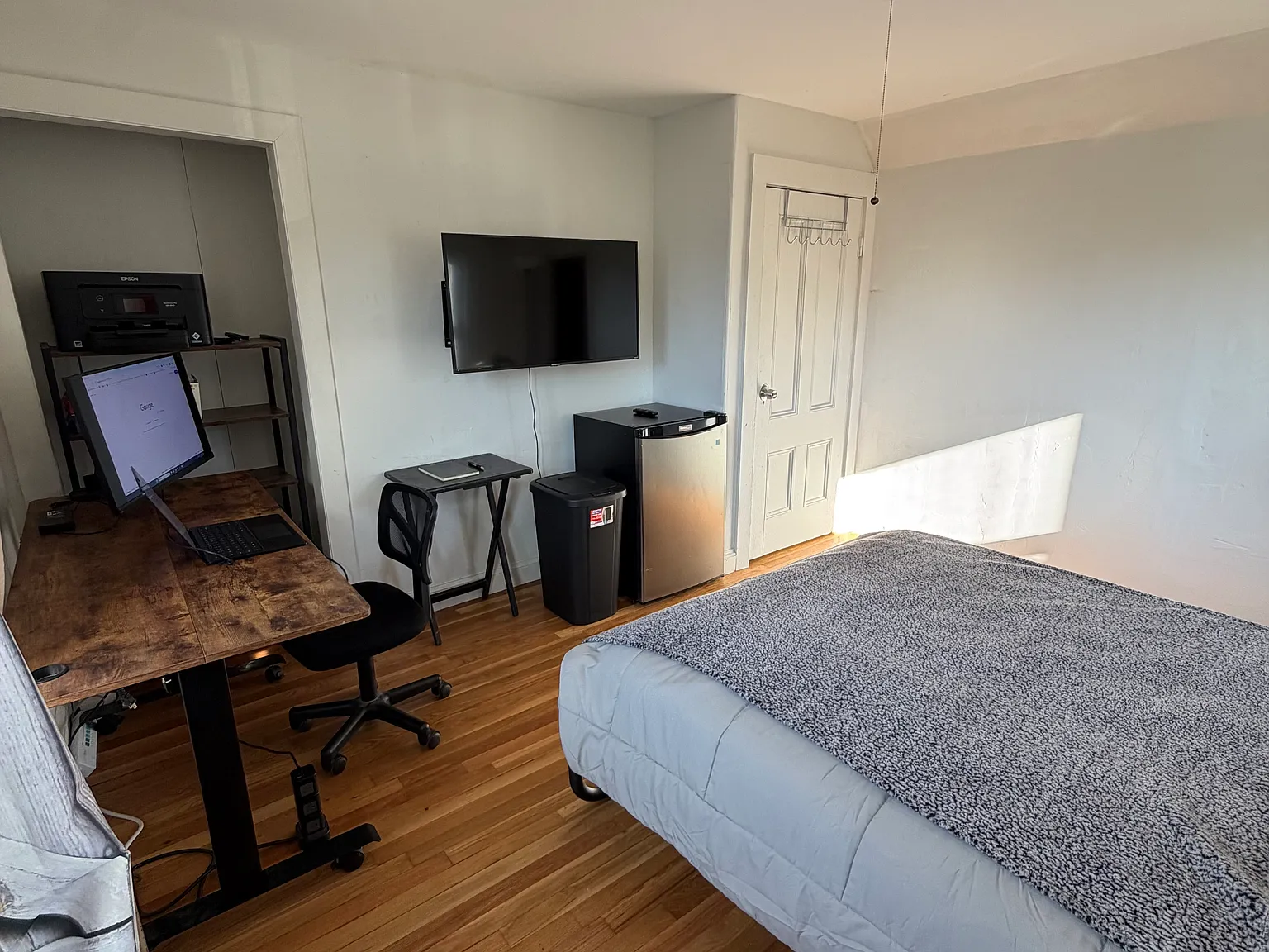 3 bed, 820 sqft, $1,300 — Photo 3