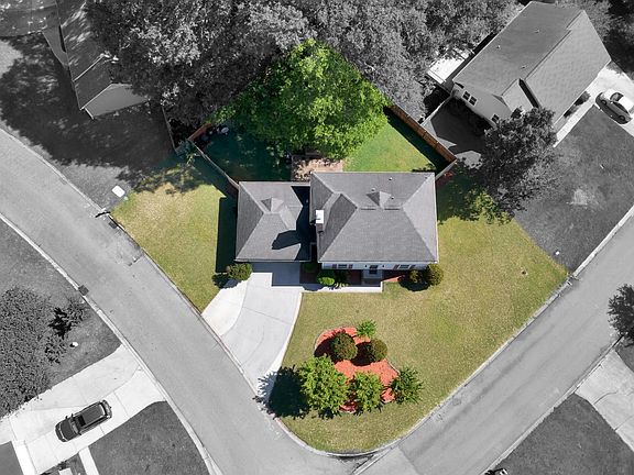 3rd image of 111 Hamlet Rd