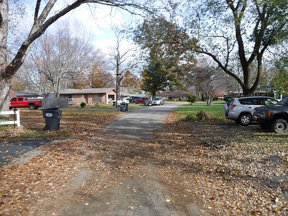 5th image of 3409 W Fleetwood Dr