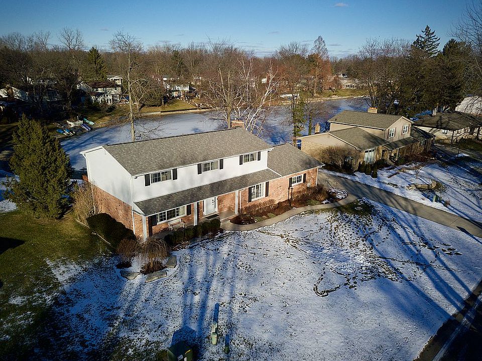 Lakefront living!
