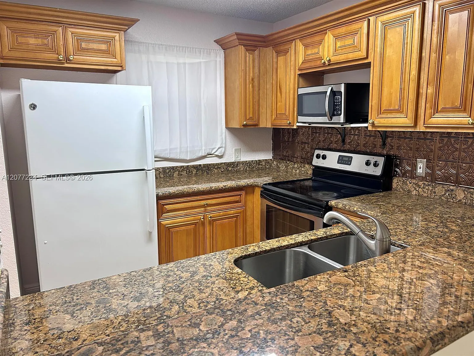 Palm Beach Grande Condo — Photo 3