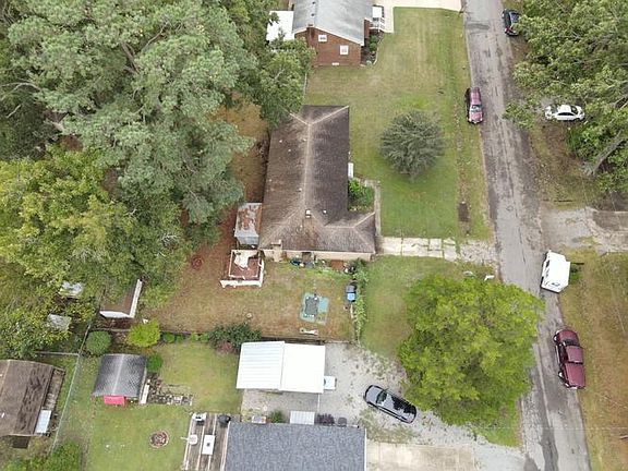 4th image of 3805 Pecan St