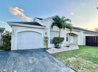 5508 NW 101st Ct, Doral, FL 33178