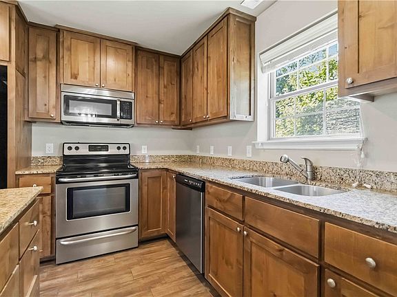 5th image of 2821 W Cottonwillow Way