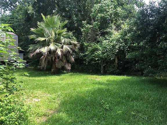 2nd image of 3818 Putnam Dr