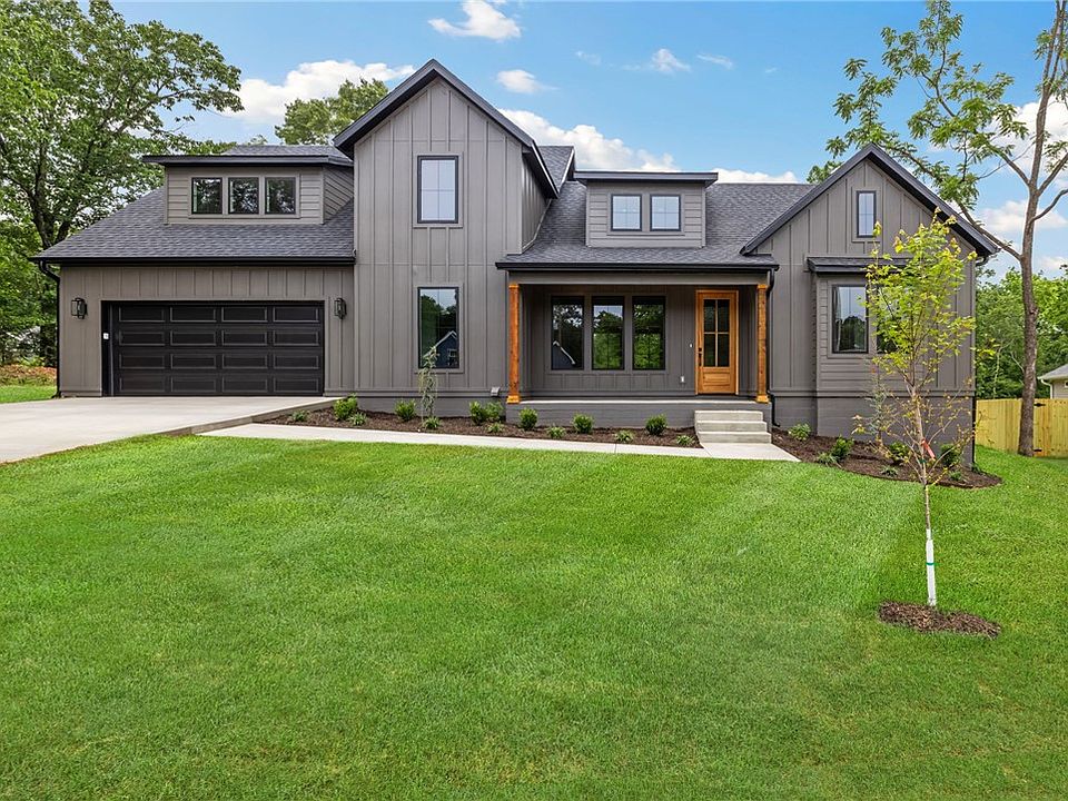 1st image of 5 McGinnis Ln