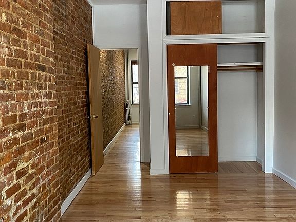 5th image of 212 Kingsland Ave #1