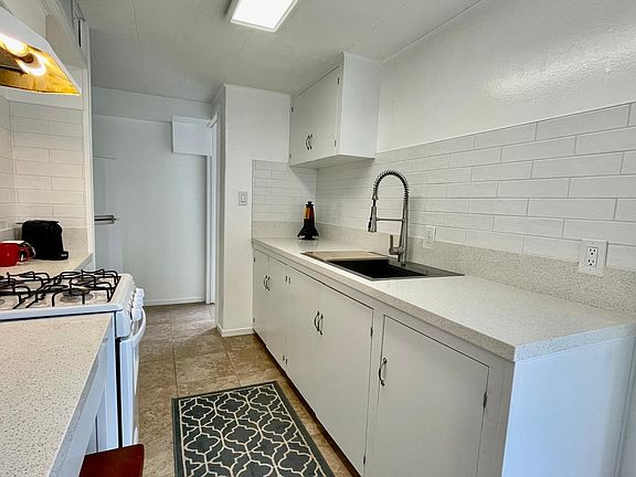 4th image of 4638 Larkspur St #1/2