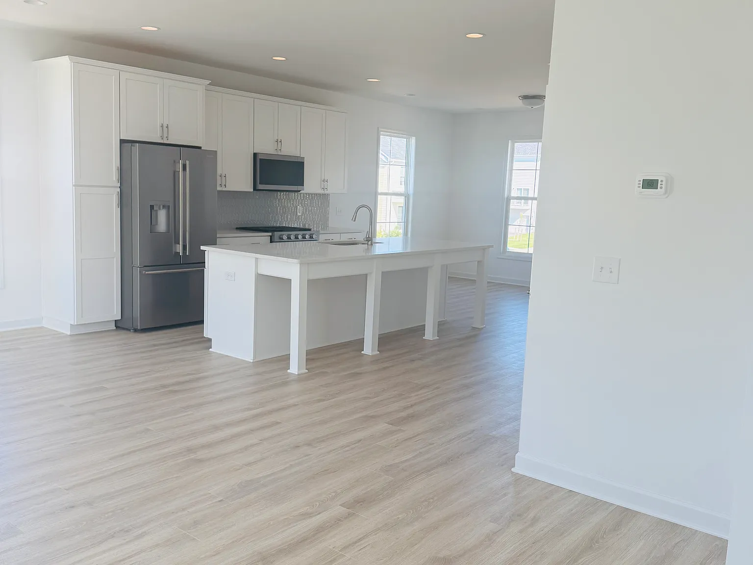 4 bed, 3.5 bath, 2592 sqft, $3,495 — Photo 4