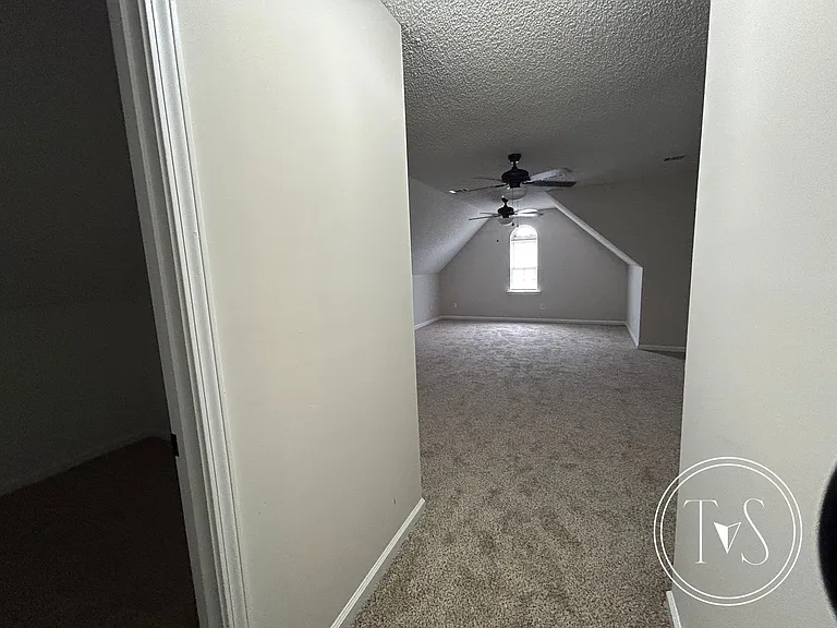 1825 Lawnwoods Dr — Photo 10
