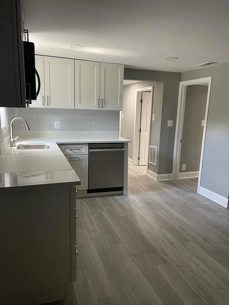 5013 Nantucket Rd — Photo 1