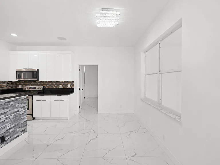 1209 Olympic Cir — Photo 23