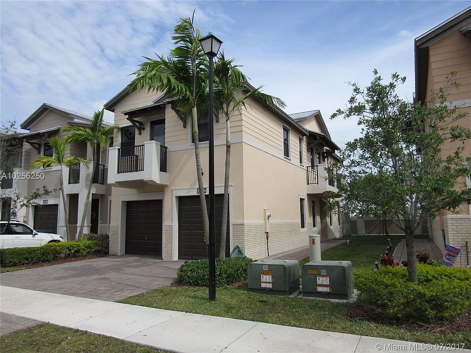1st image of 10433 NW 61st Ln #0