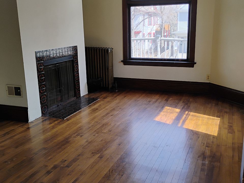 1st image of 1407 Girard Ave N #2