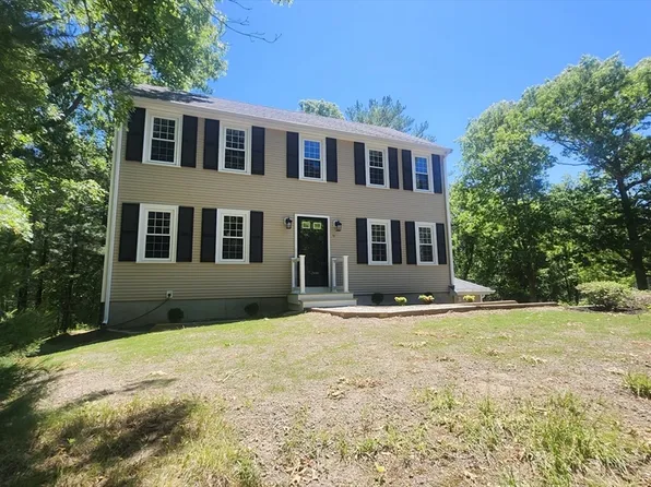 10 McClellan Dr, Plymouth, MA 02360