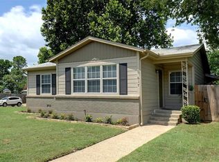617 Harrison Ln, Hurst, TX 76053
