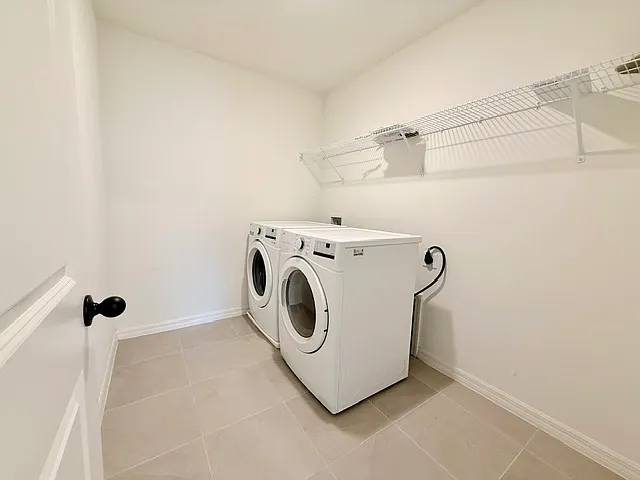 9544 Sandy Bluffs Cir — Photo 17