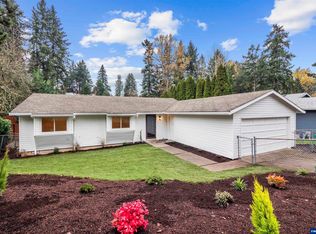 910 NE Hill Way, Estacada, OR 97023