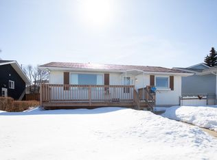 4807 45th St, Innisfail, AB T4G1M8