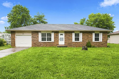 511 E Dyann Dr Photo 1