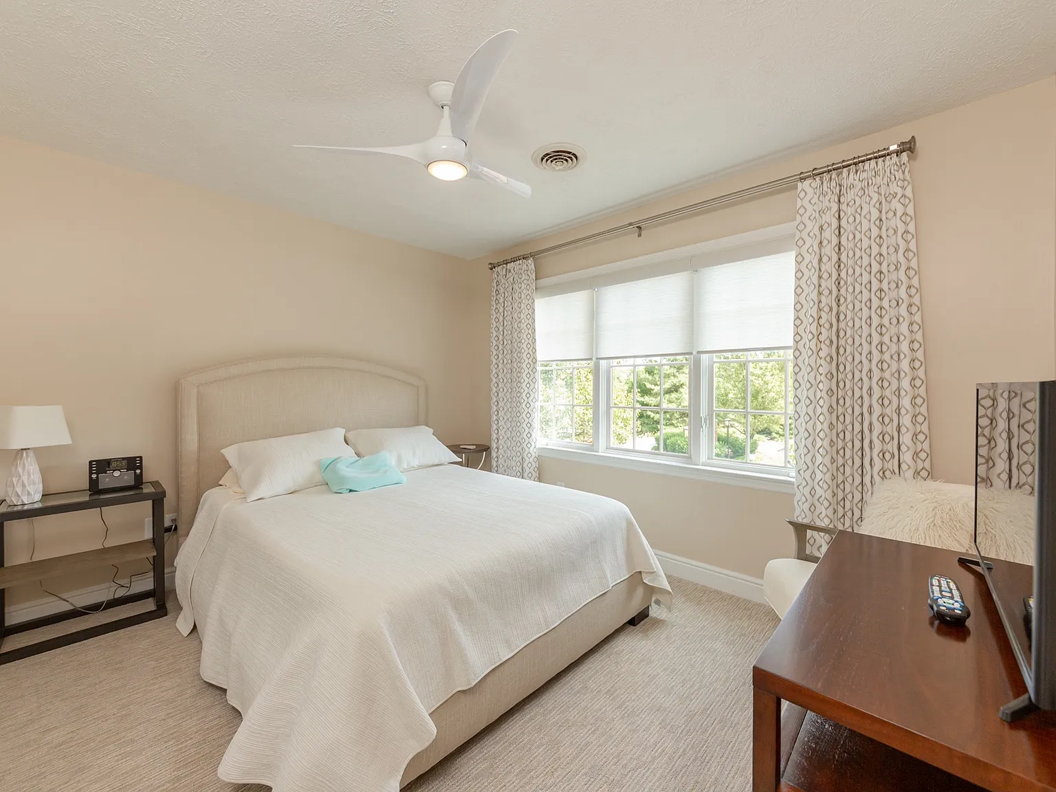 2 bed, 1850 sqft, $3,500 — Photo 4