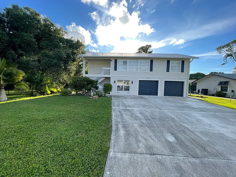 1337 Center Ln — Photo 3