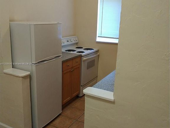 3rd image of 564 NE 66th St #8