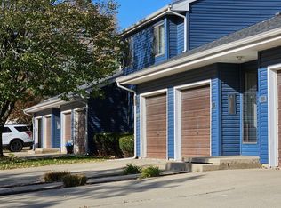 2555 Clayton Blvd, Champaign, IL 61822