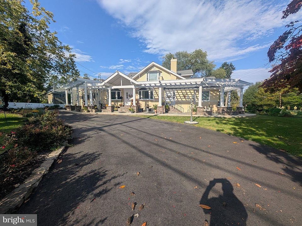 1st image of 9000 Colesville Rd
