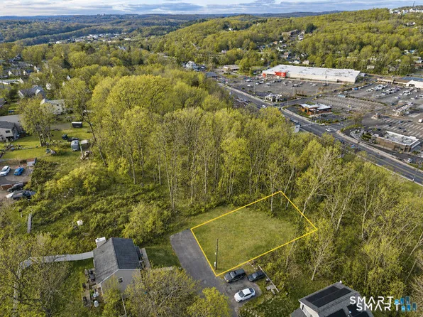 Lonsdale Street, Waterbury, CT 06701