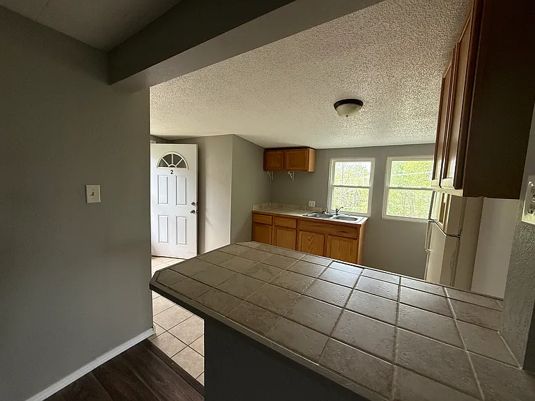 2-300 Thornton Ave #2 — Photo 9