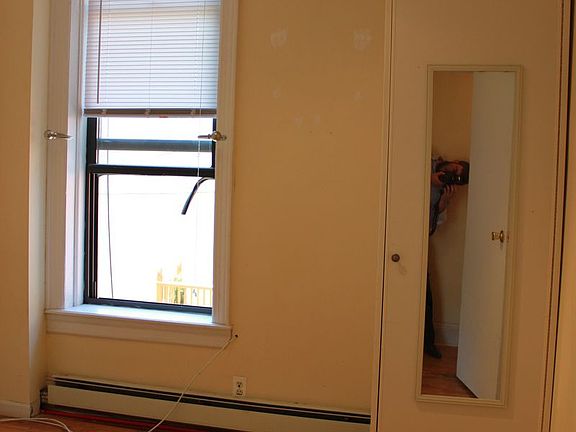2nd image of 980 Bergen St APT 15