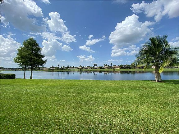 2nd image of 788 Shorehaven Dr