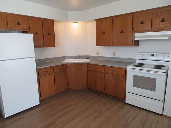 5th image of 200 Saint Sylvester Dr APT 4