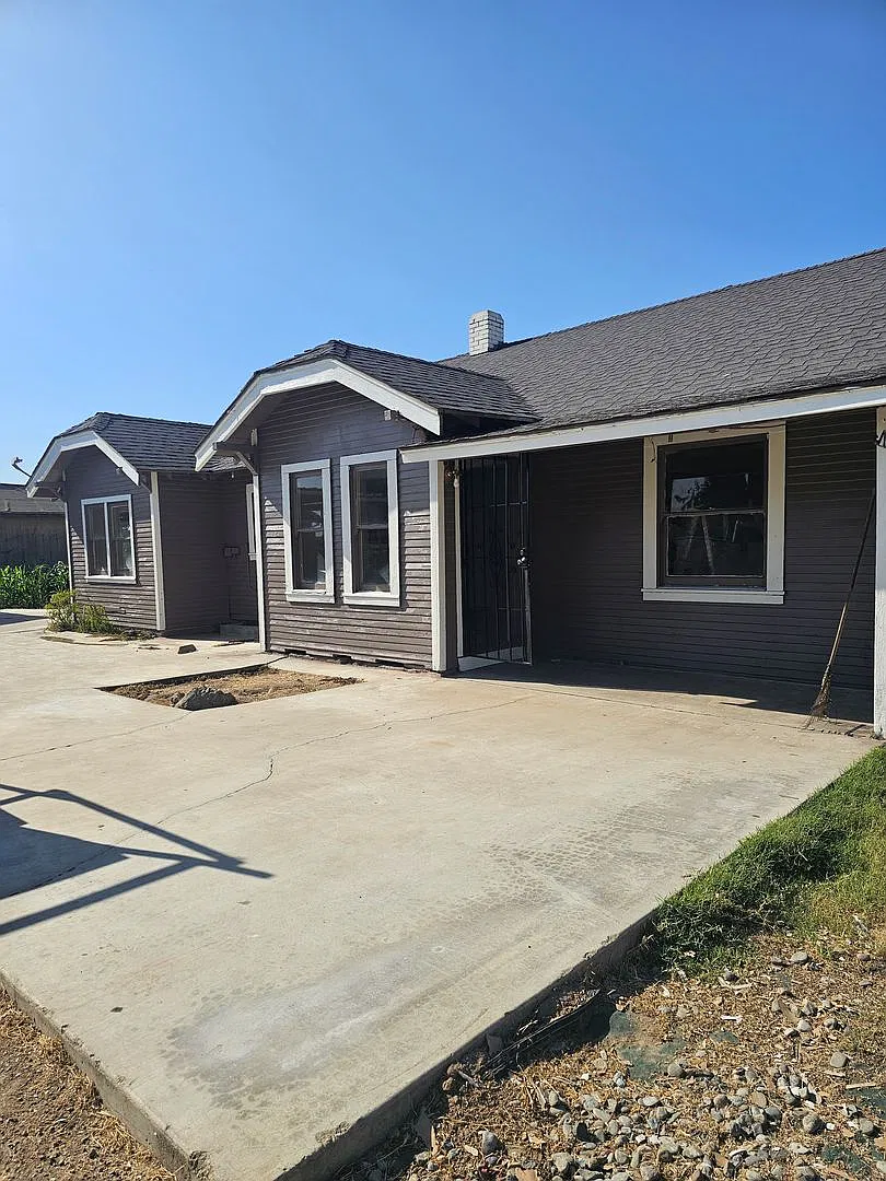 3Bedroom 1Bath — Photo 3