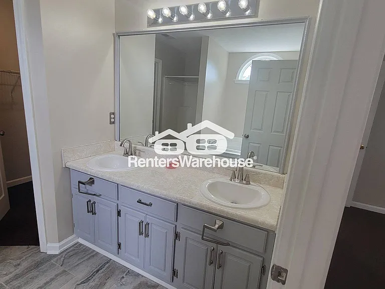 1353 Isleworth Cir — Photo 5